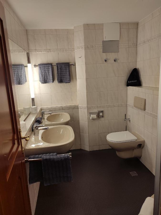 באד ליבנצל Oscars Hotel 1415 מראה חיצוני תמונה
